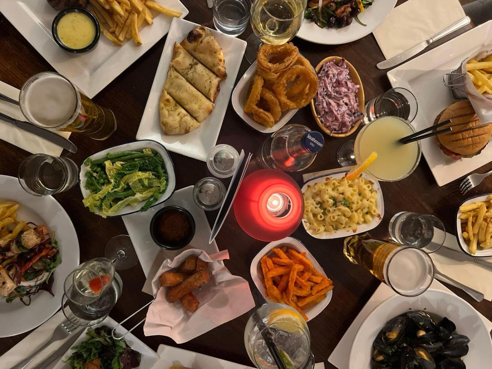 Heaven'S Kitchen At Squirrel Inn Godalming Bagian luar foto